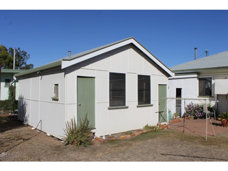 17 Alice Street, Dalby QLD 4405