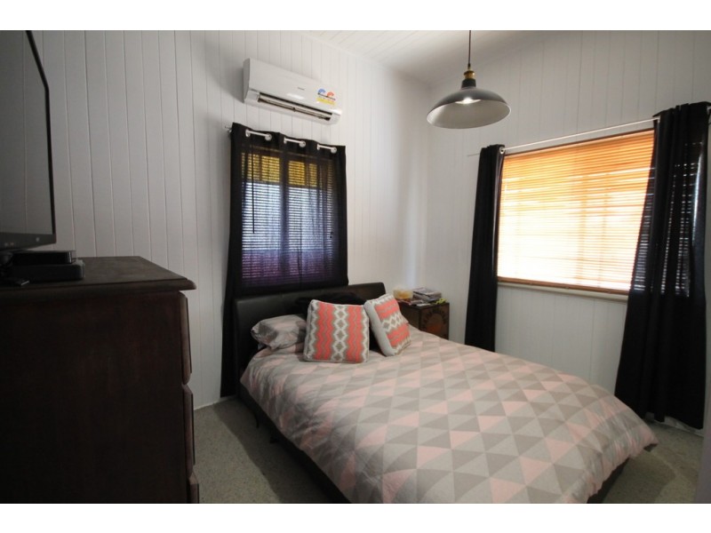 100 Edward Street, Dalby QLD 4405