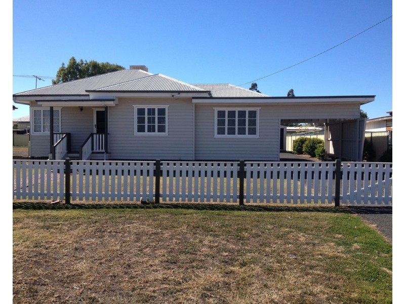 85 Edward Street, Dalby QLD 4405