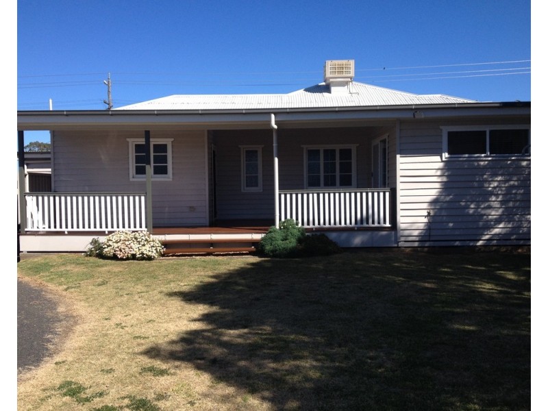 85 Edward Street, Dalby QLD 4405