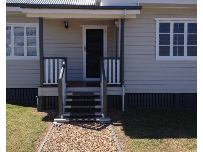 85 Edward Street, Dalby QLD 4405