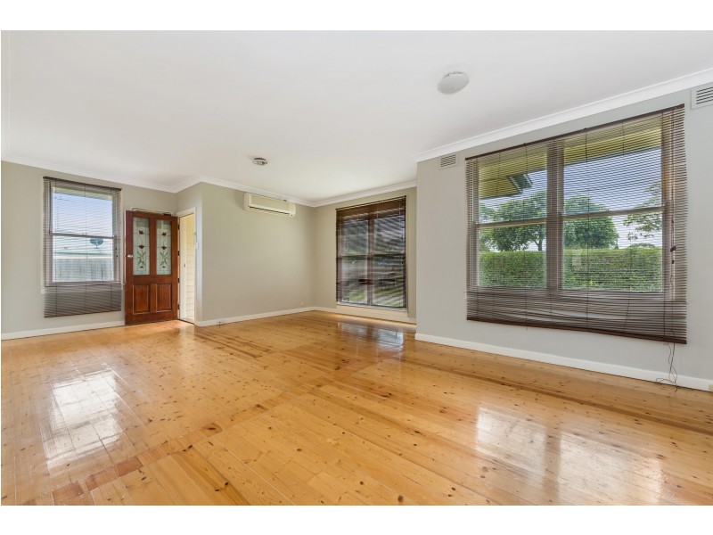 11 Watsonia Grove, Norlane VIC 3214