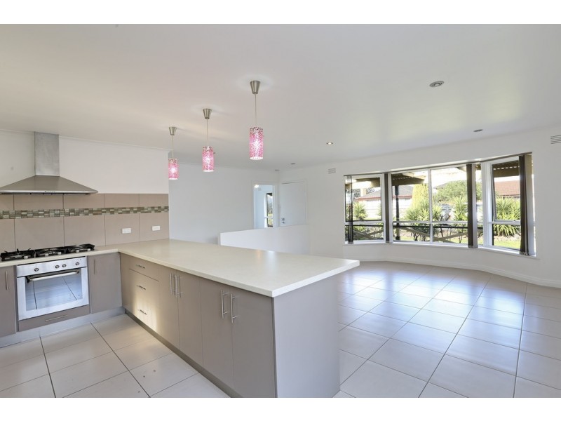 11 Saintfield Street, Lara VIC 3212