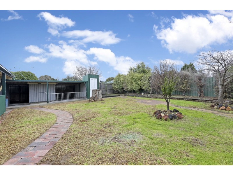 11 Saintfield Street, Lara VIC 3212