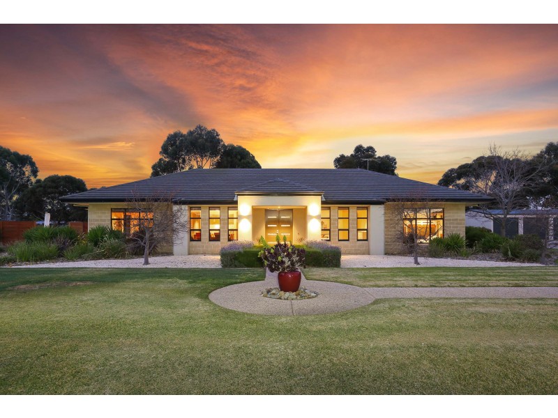 14-17 Nilaur Place, Lara VIC 3212