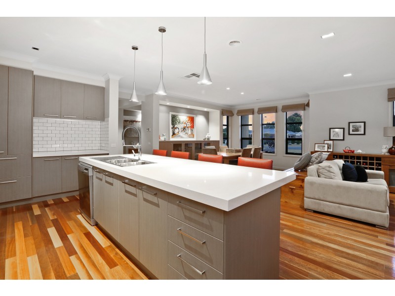 14-17 Nilaur Place, Lara VIC 3212