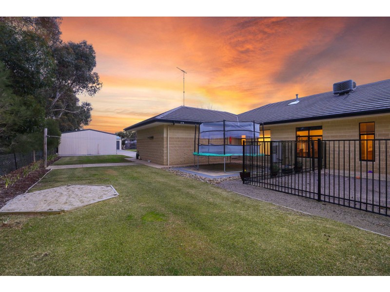 14-17 Nilaur Place, Lara VIC 3212