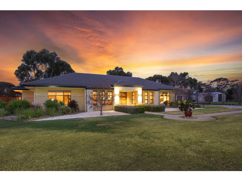 14-17 Nilaur Place, Lara VIC 3212