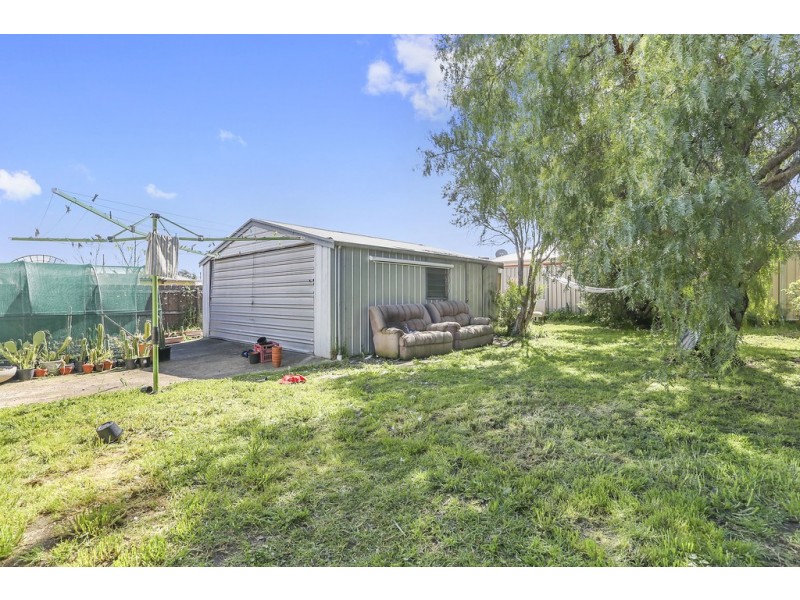 10 Waitara Grove, Norlane VIC 3214