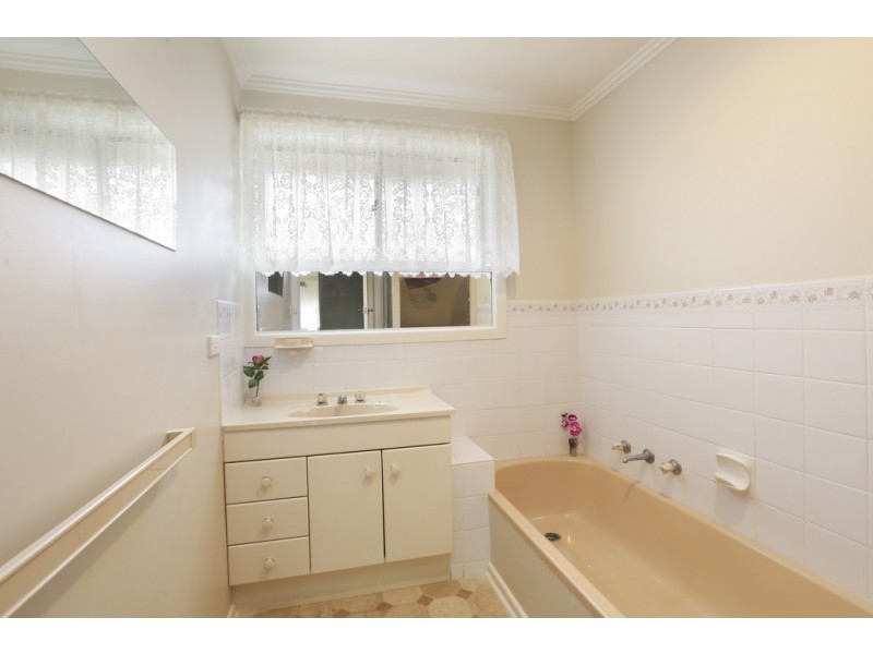 43 Merlin Crescent, Corio VIC 3214