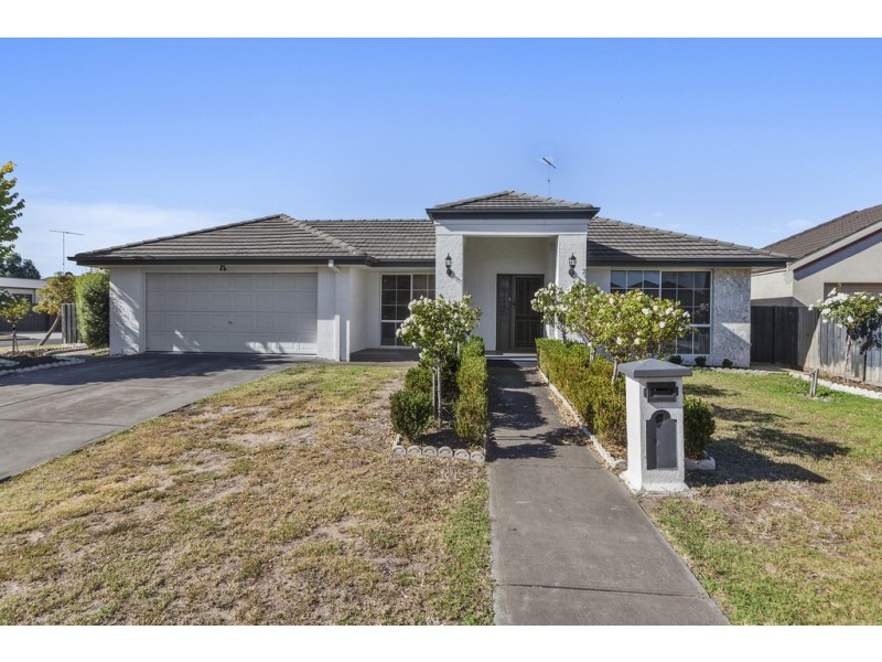 24 Coakley Crescent, Lovely Banks VIC 3221