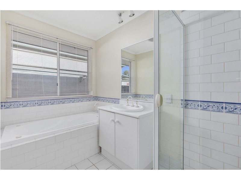 24 Coakley Crescent, Lovely Banks VIC 3221