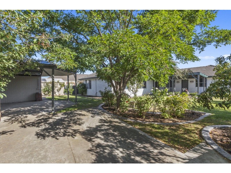 24 Coakley Crescent, Lovely Banks VIC 3221