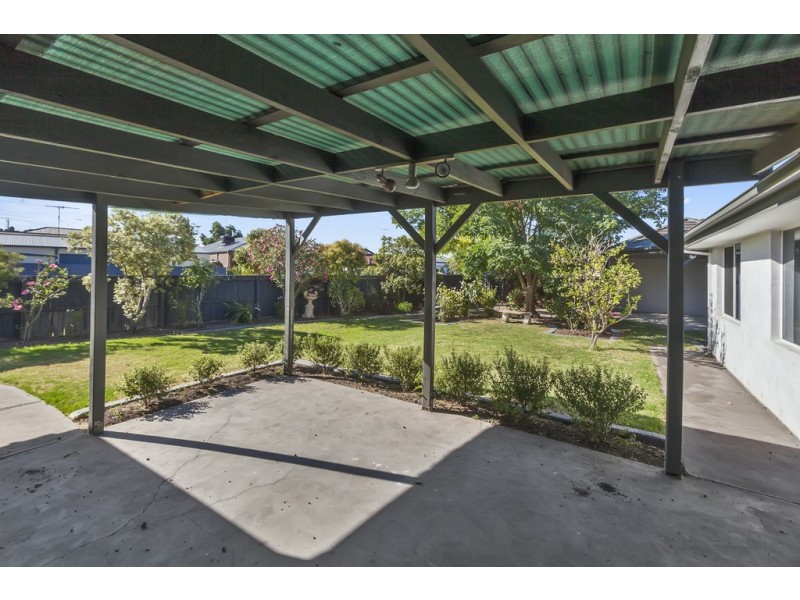 24 Coakley Crescent, Lovely Banks VIC 3221