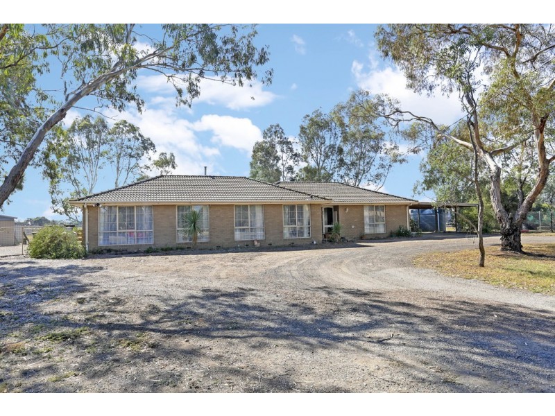 30 Coonawarra Drive, Avalon VIC 3212