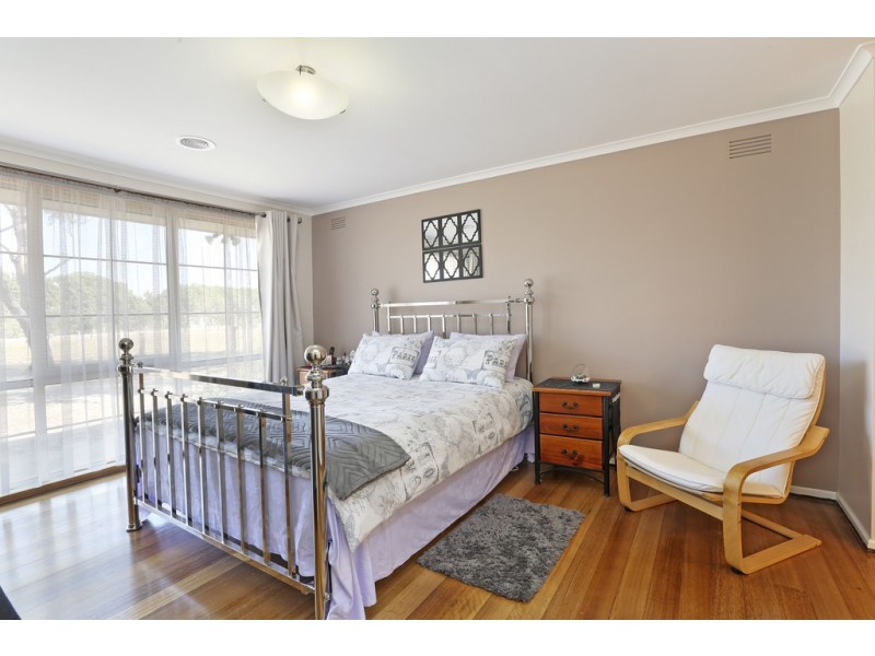 30 Coonawarra Drive, Avalon VIC 3212