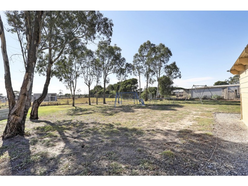 30 Coonawarra Drive, Avalon VIC 3212