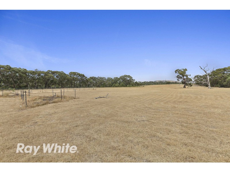 720-780 Clarkes Road, Anakie VIC 3221