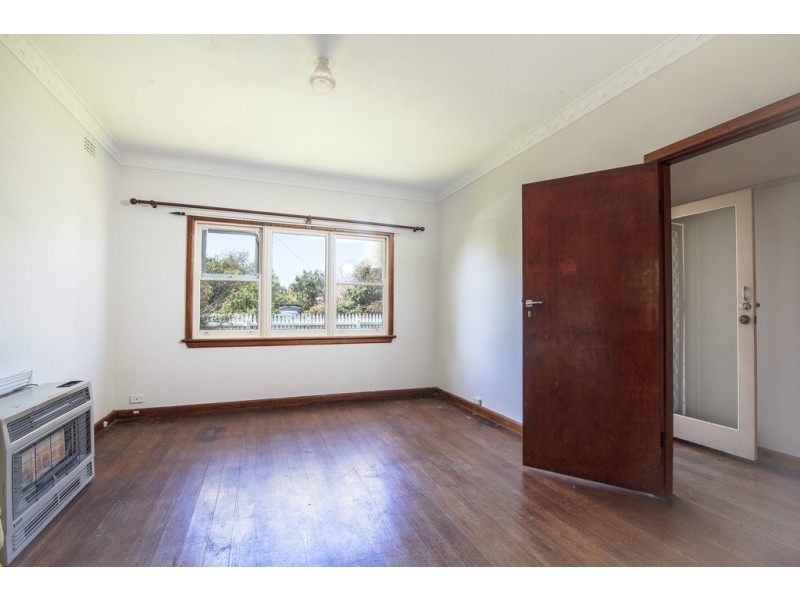 1 Thatcher Court, Whittington VIC 3219