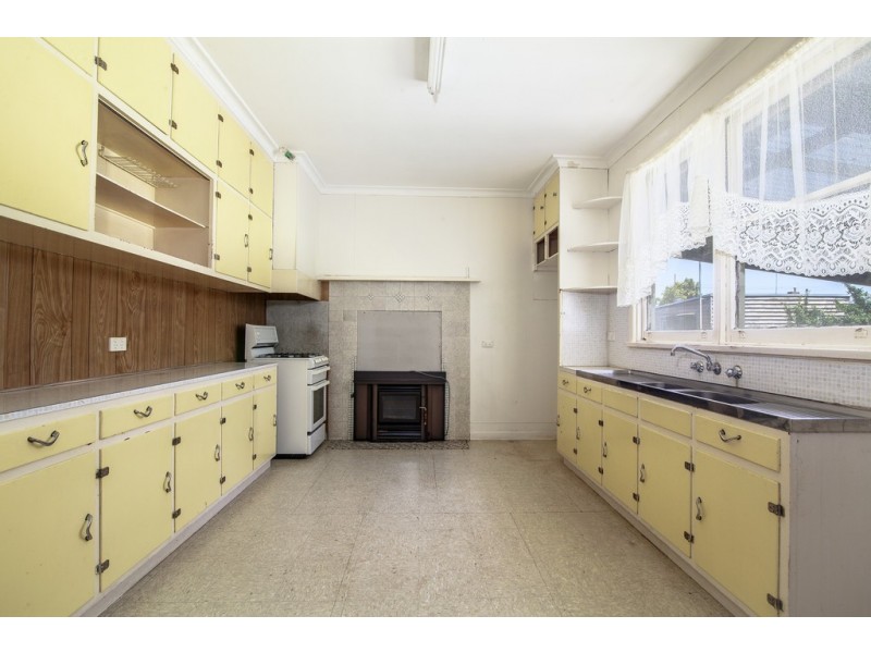 1 Thatcher Court, Whittington VIC 3219