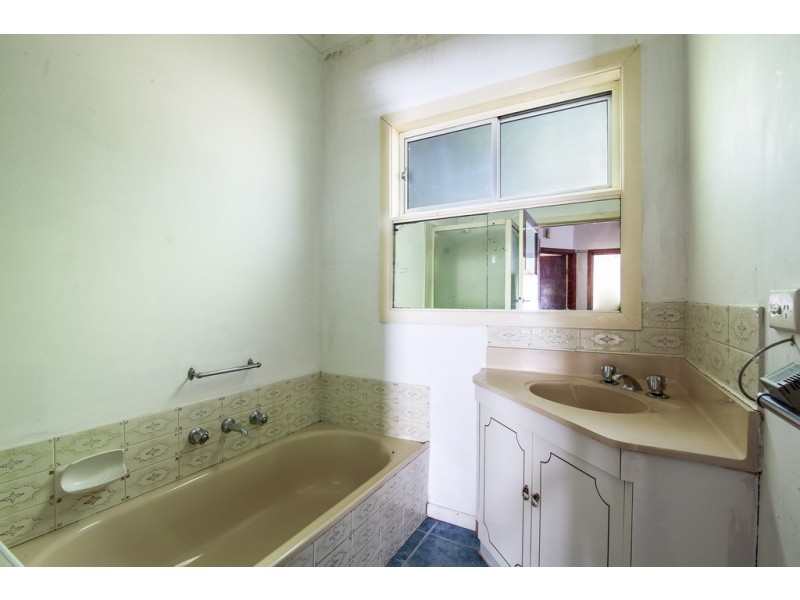 1 Thatcher Court, Whittington VIC 3219