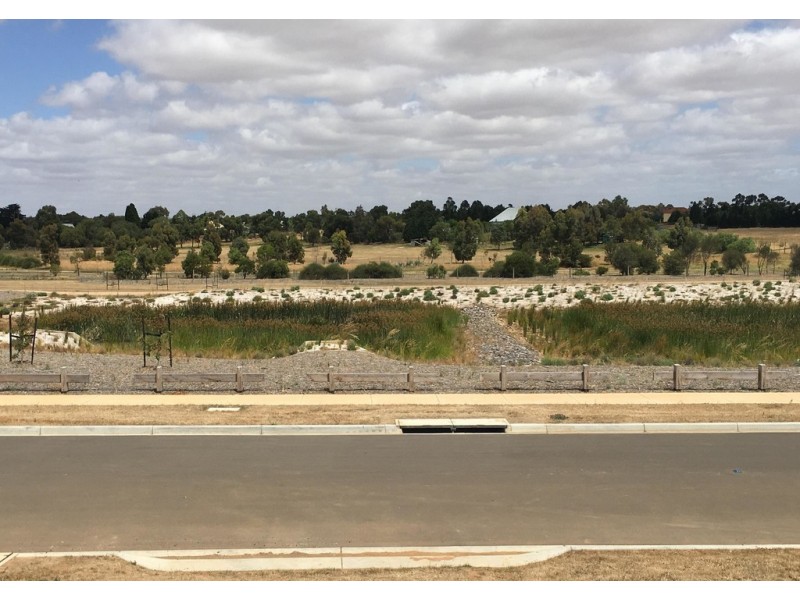 67 Quail Drive, Lara VIC 3212