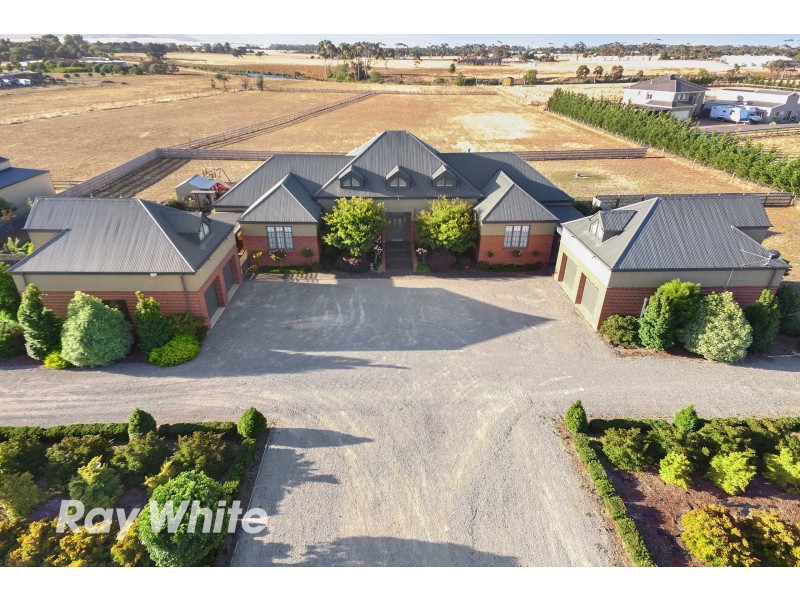 10 Robs Lane, Little River VIC 3211