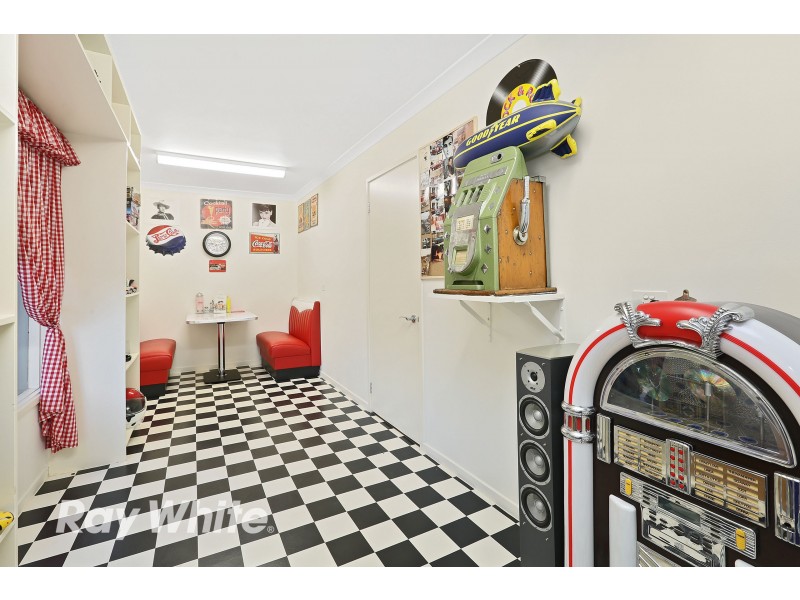 10 Robs Lane, Little River VIC 3211