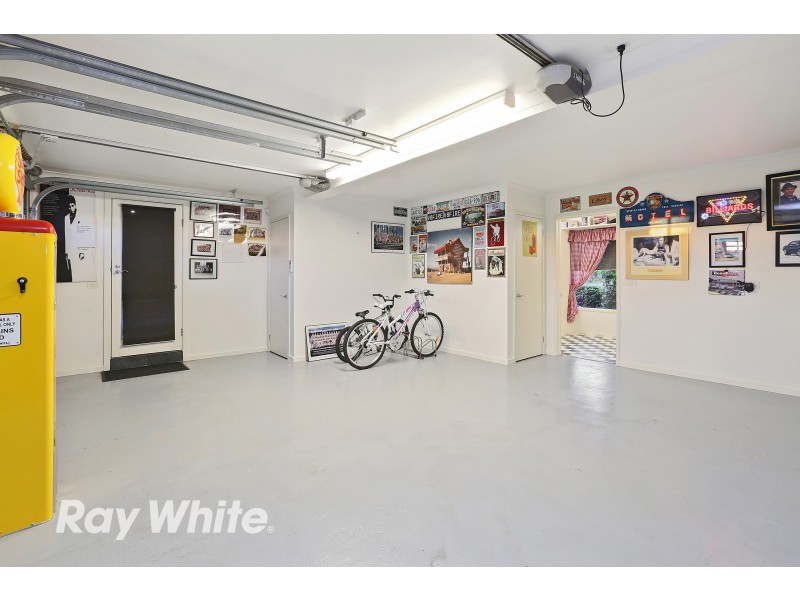 10 Robs Lane, Little River VIC 3211