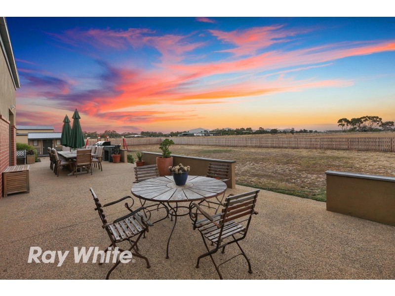 10 Robs Lane, Little River VIC 3211