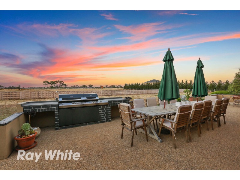 10 Robs Lane, Little River VIC 3211