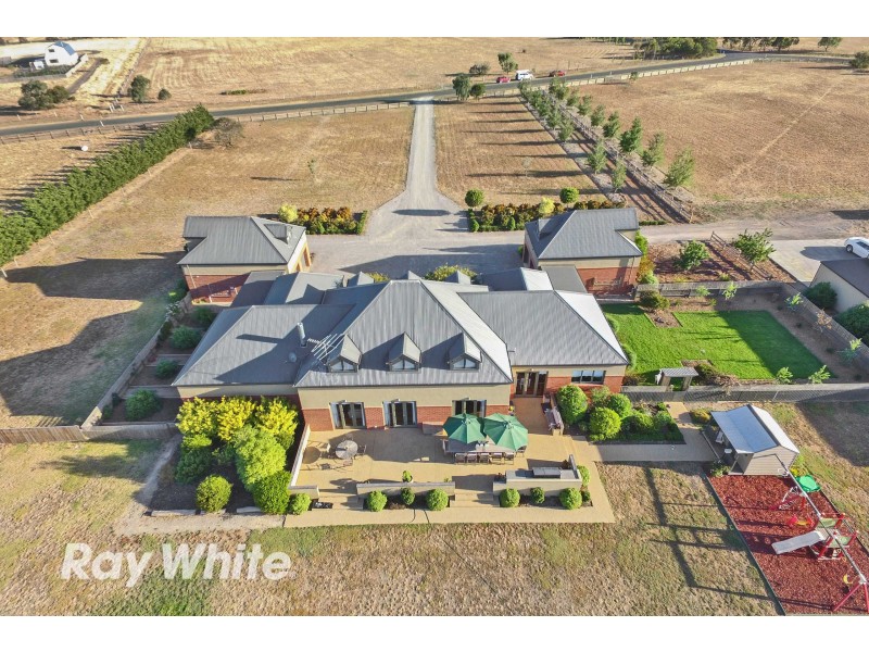10 Robs Lane, Little River VIC 3211