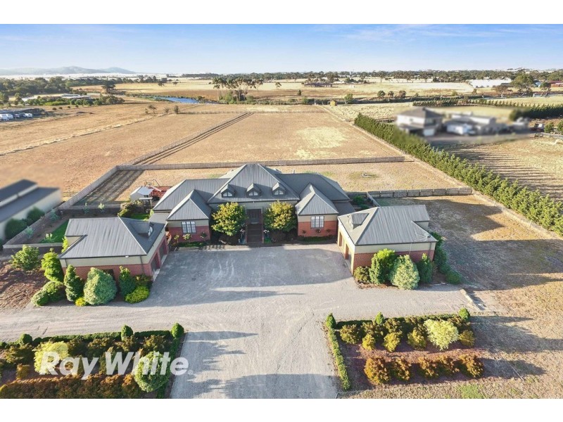 10 Robs Lane, Little River VIC 3211