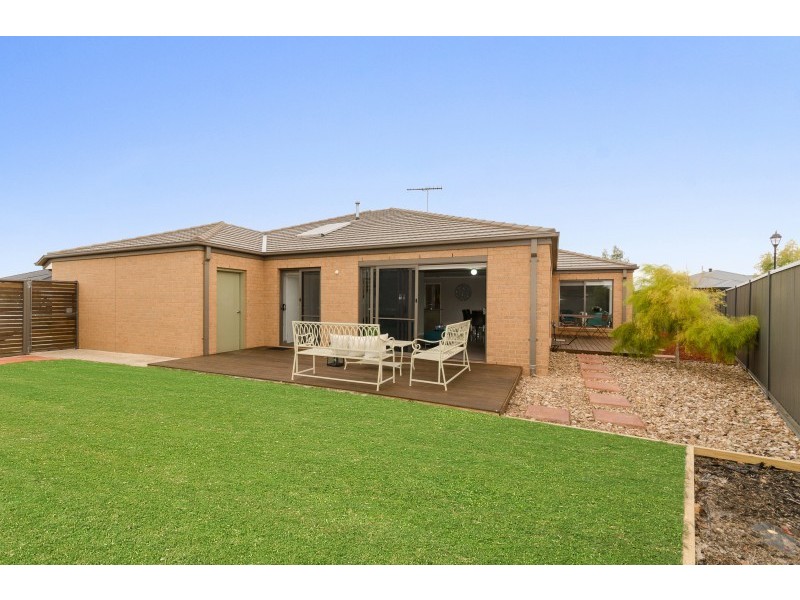 34 Nankeen Avenue, Lara VIC 3212