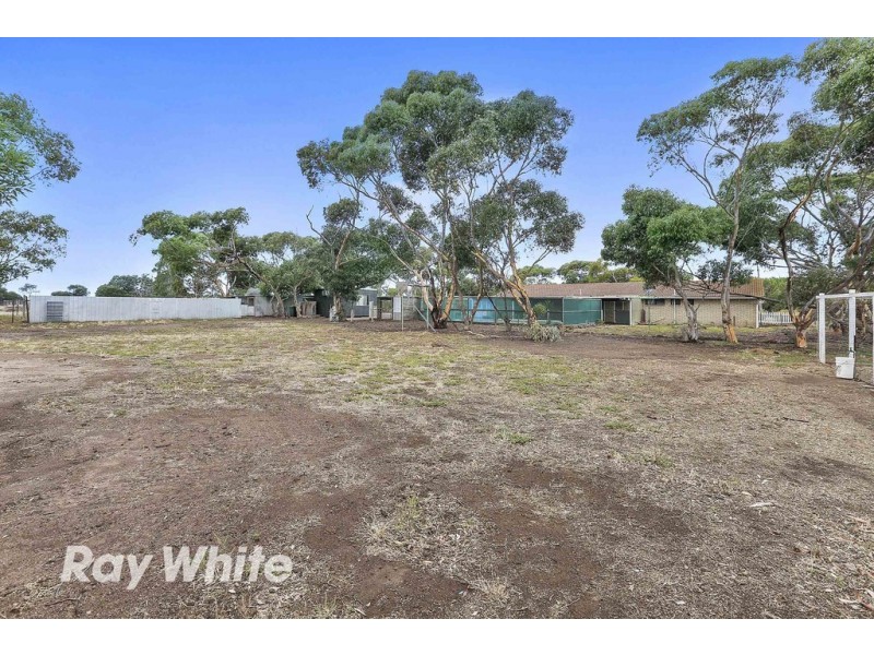 40 Coonawarra Drive, Lara VIC 3212