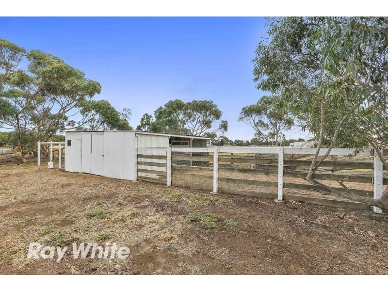 40 Coonawarra Drive, Lara VIC 3212