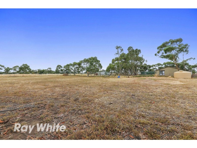 40 Coonawarra Drive, Lara VIC 3212