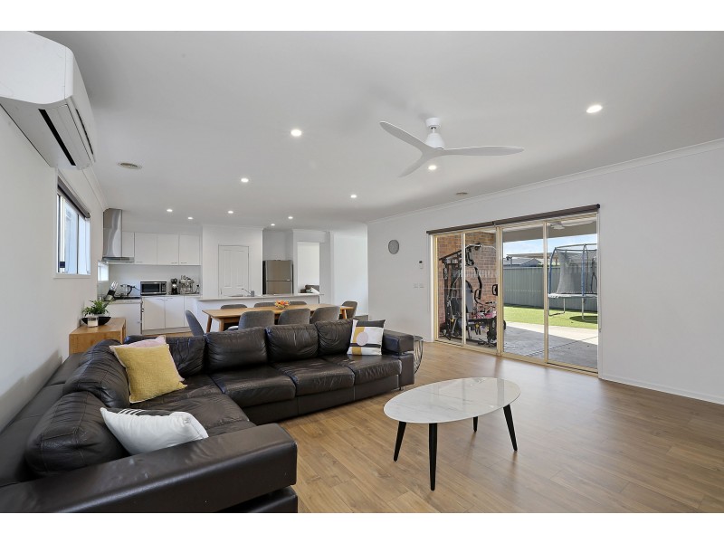 10 Moorhen Drive, Lara VIC 3212