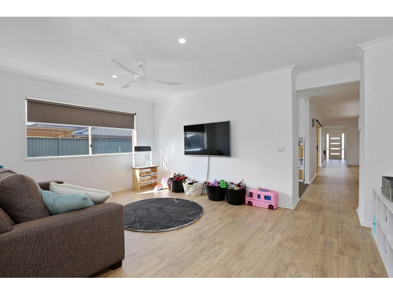 10 Moorhen Drive, Lara VIC 3212
