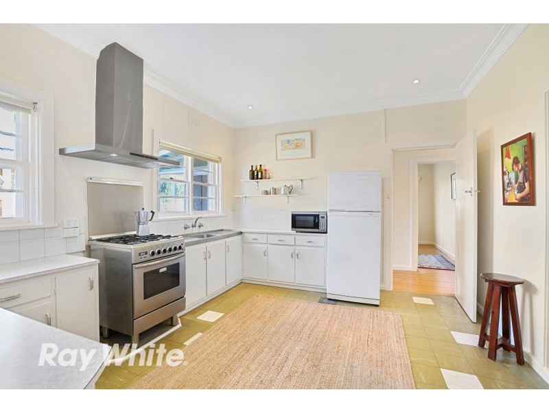 18A Pine Avenue, North Shore VIC 3214