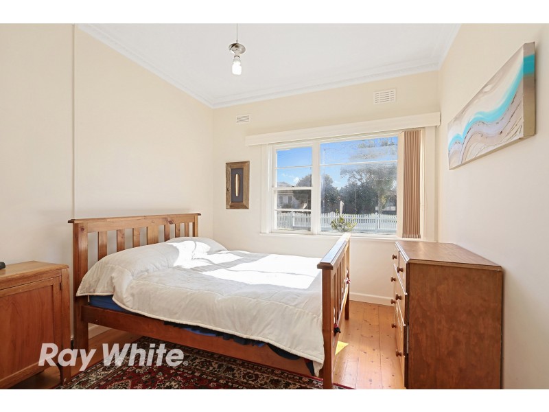 18A Pine Avenue, North Shore VIC 3214