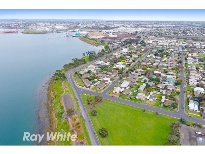 18A Pine Avenue, North Shore VIC 3214