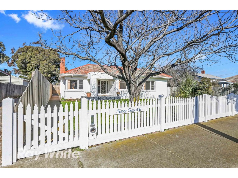 18A Pine Avenue, North Shore VIC 3214