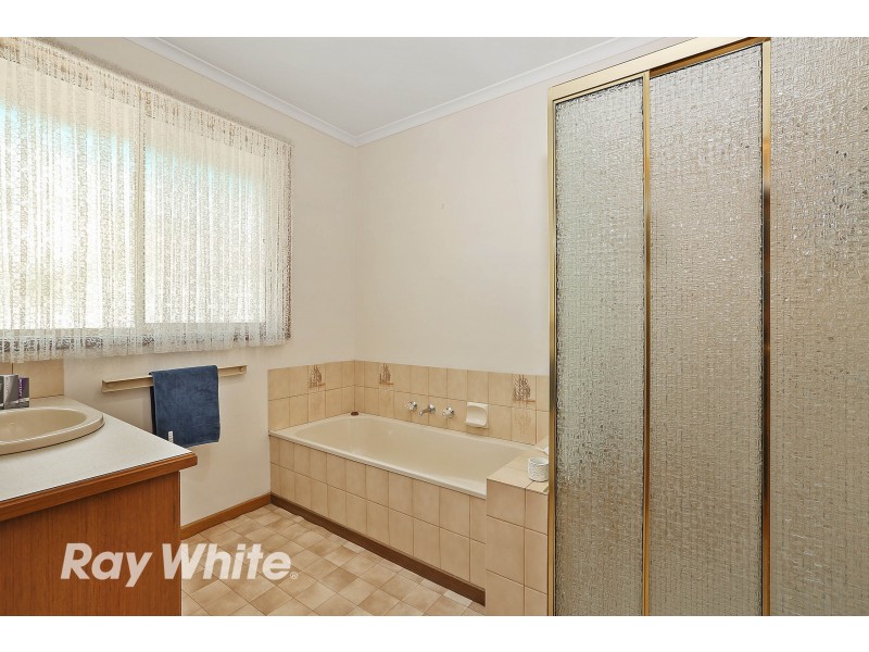 30 Henderson Drive, Lara VIC 3212