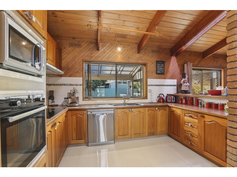 14 McLeans Road, Little River VIC 3211