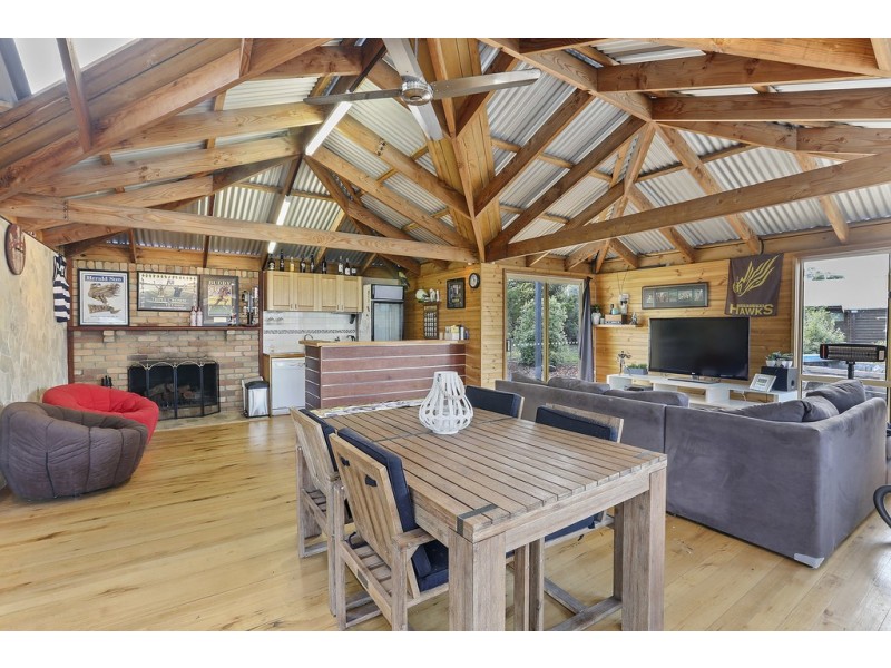 14 McLeans Road, Little River VIC 3211