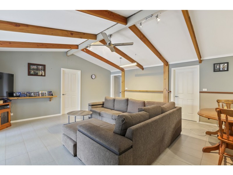 14 McLeans Road, Little River VIC 3211