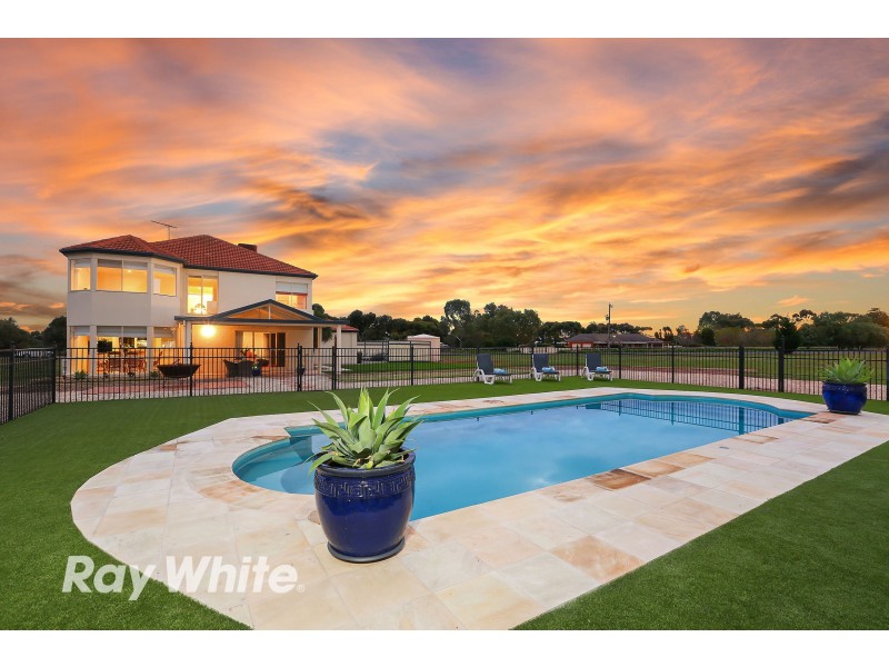10 Osterlund Court, Lara VIC 3212