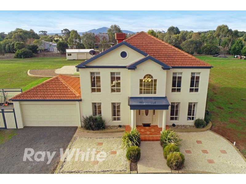 10 Osterlund Court, Lara VIC 3212