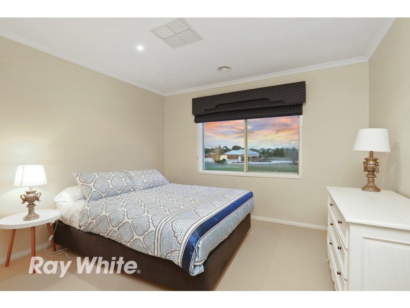 10 Osterlund Court, Lara VIC 3212
